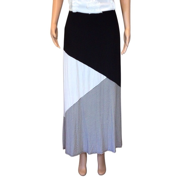 Cato Est. 1946 Women’s Maxi Skirt Size Medium Black White Colorblock Striped Hem - Picture 2 of 6